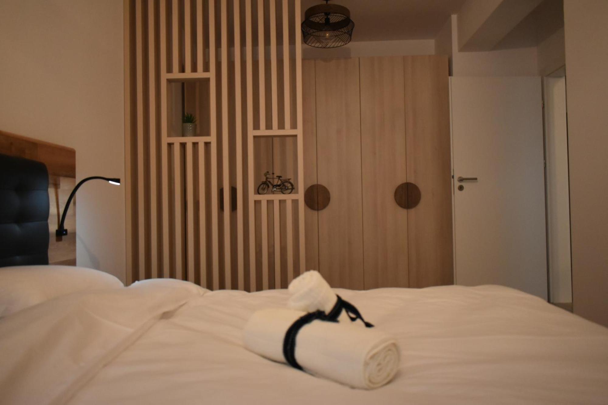 Save Relaxing Residence Brasov Bagian luar foto